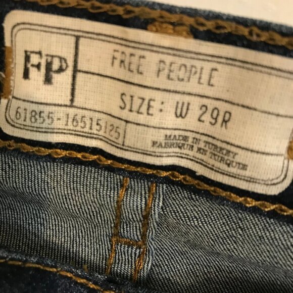 FREE PEOPLE WOMENS DISTRESSED JEANS SIZE 29R - Picture 3 of 8